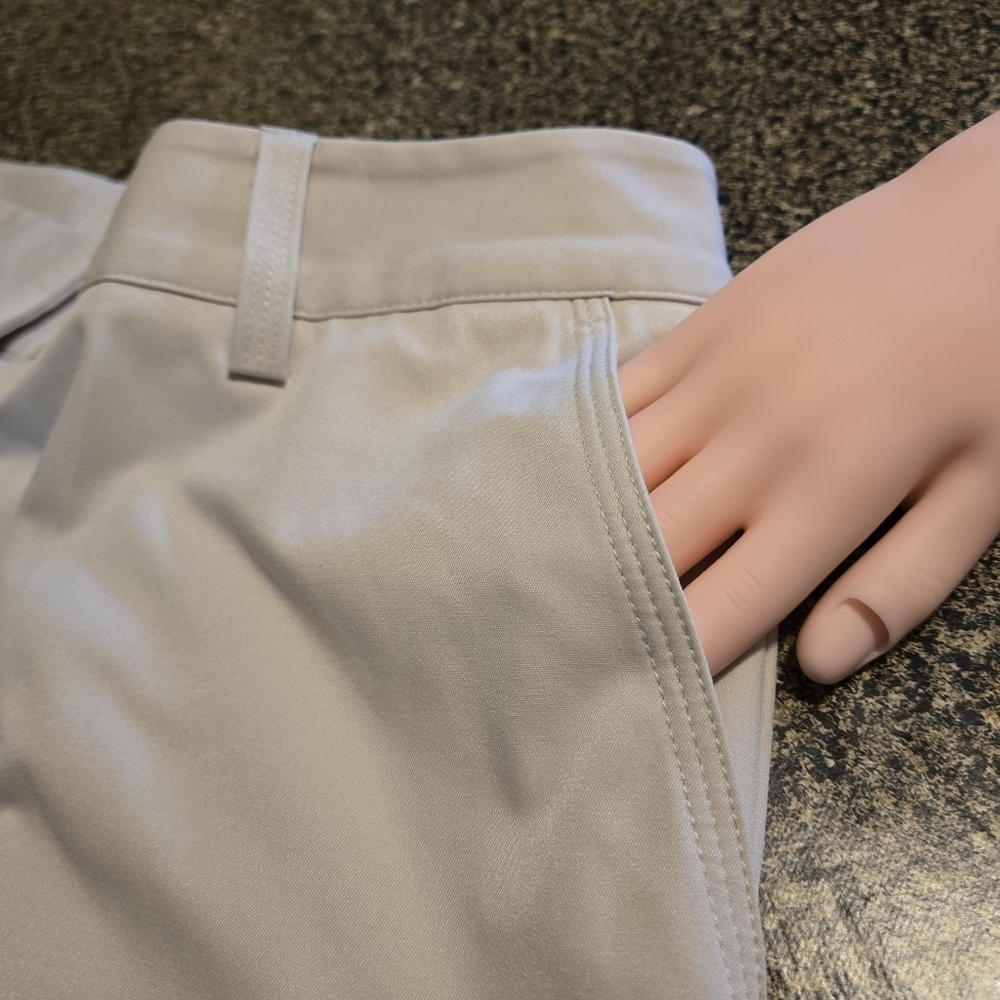 Adidas Climalite Womens Activewear Tan Golf Bermuda Shorts Slash Pockets Size 12 - Picture 6 of 16